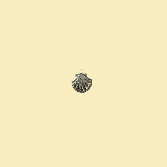 Big seashell charm