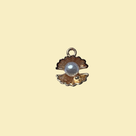 Beach shell charm with pearl