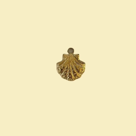 Big seashell charm